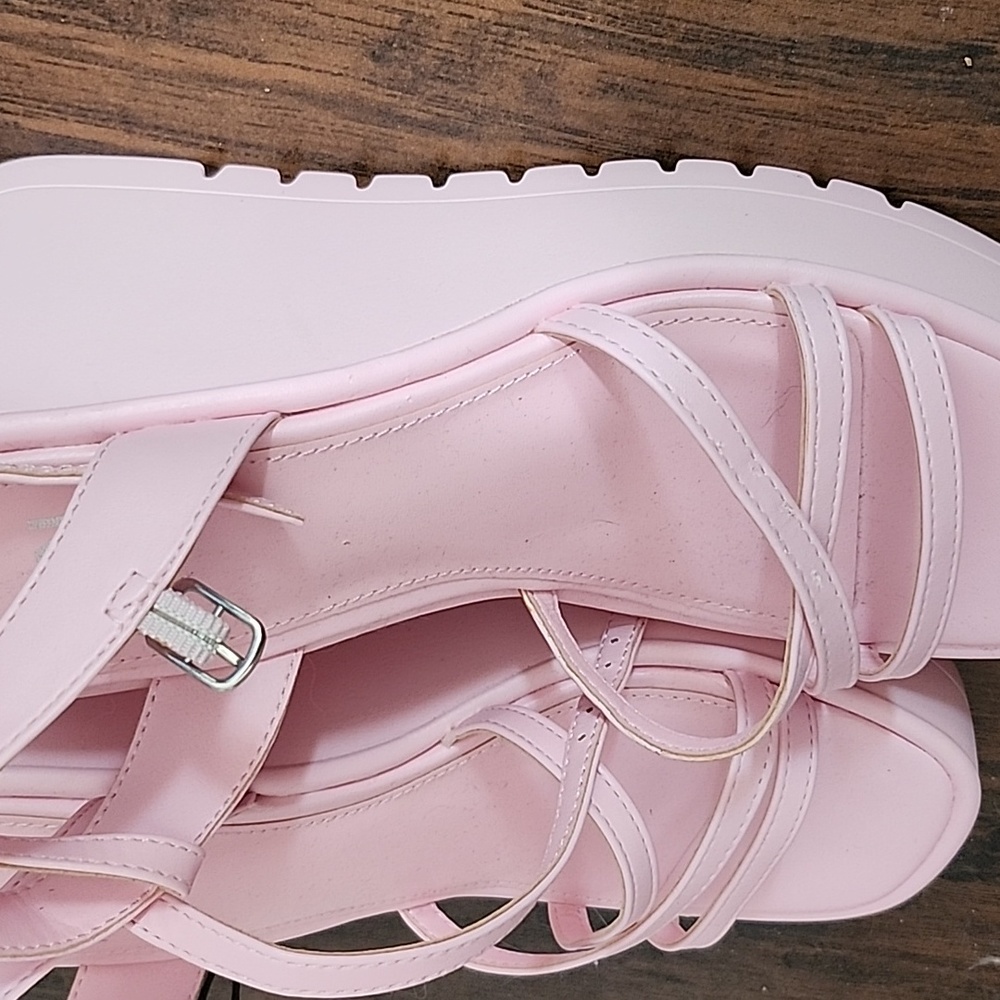 Shoes - Picture 2 of 4